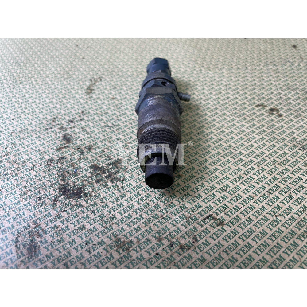 Z600 FUEL INJECTOR 15261-5302-0 FOR KUBOTA (USED) For Kubota