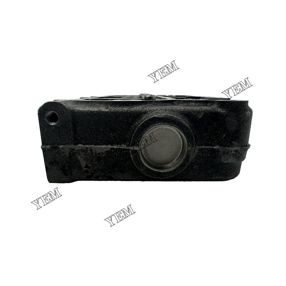For Kubota Cylinder Head D600 Engine Spare Parts YEMPARTS